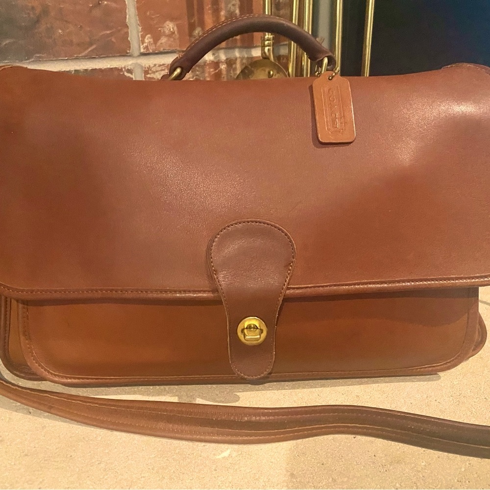 COACH- Vintage Leather Men/Women’s messenger/laptop bag